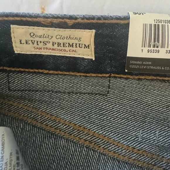 Levi's Women's High Rise Jeans - Dark Blue - Picture 11 of 12